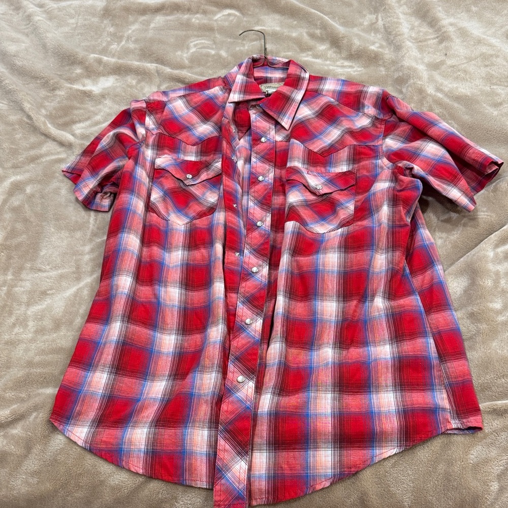 Wrangler Red and Blue Plaid Button Down Shirt